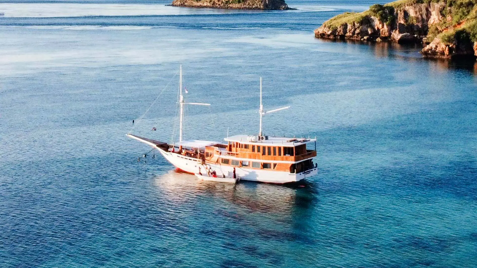 Maheswari|bathroom 1|bathroom 2|Superior Room 1|Superior Room 2|Superior Room 3|Bathroom 1|Bathroom 2|Deluxe Room 1|Deluxe Room 2|Bathroom 1|Bathroom 2|Signature Room 1|Signature Room 2|Signature Room 3|Signature Room 4|Bathroom 1|Bathroom 2|Master Cabin Balcony 1|Master Cabin Balcony 2|Master Cabin Balcony 3|Master Room|Master Room 2|Master Room 3|Master Room 4|Dinning Room Indoor 2|Dinning Room Indoor|Dinning Room Outdoor 2|Dinning Room Outdoor 3|Dinning Room Outdoor|Jacuzzi|Karaoke set|Maheswari 1|Maheswari 2|Ship's Bridge|Ship's Helm||||||||||||||||||||||||||||||||||||||||||||||||||||||||||||||||||||||